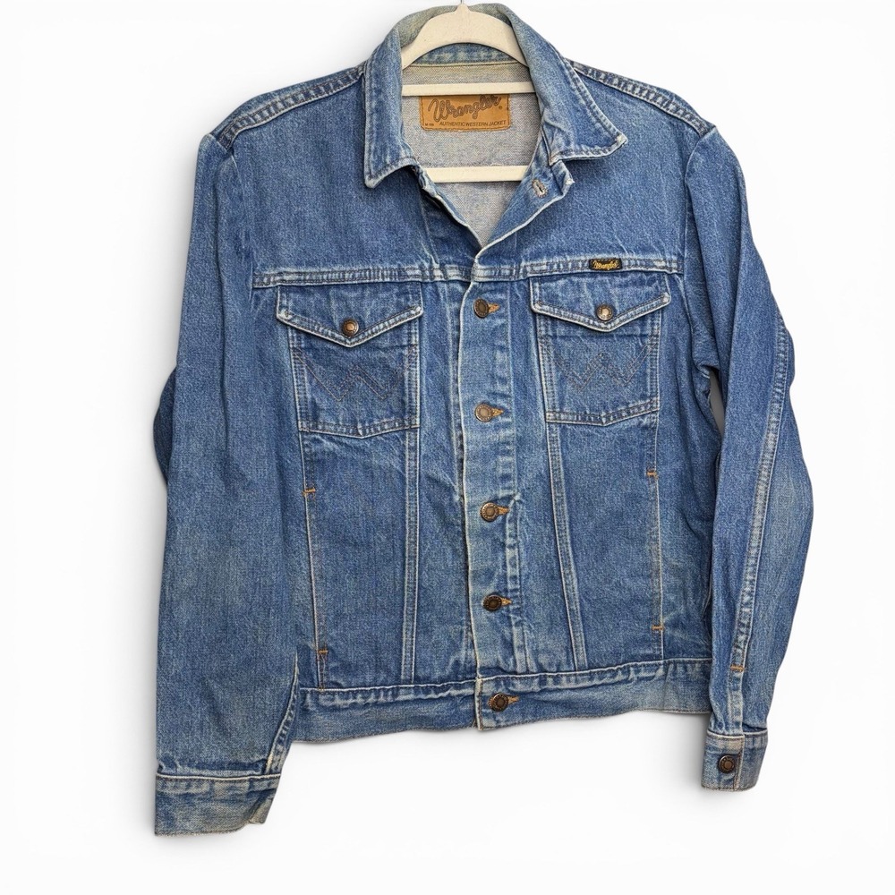 VTG 90s Wrangler Denim Jacket Mens SZ M Blue Authentic Western Trucker Cowboy - Picture 1 of 8